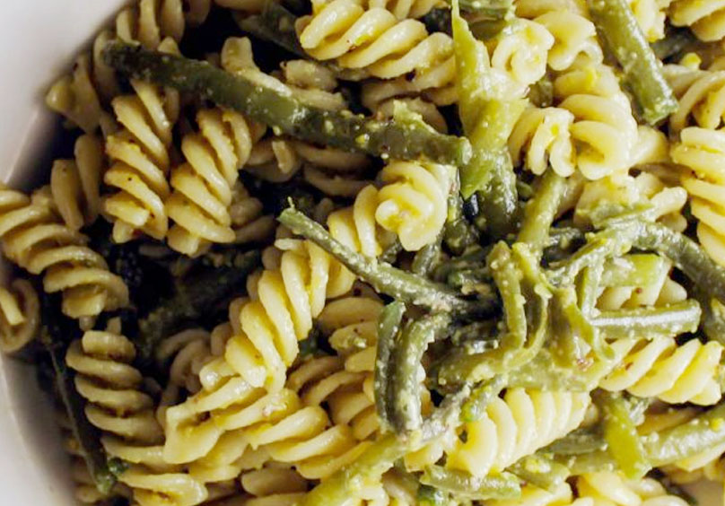 Fusilli trafilati al bronzo con fagioli e pesto