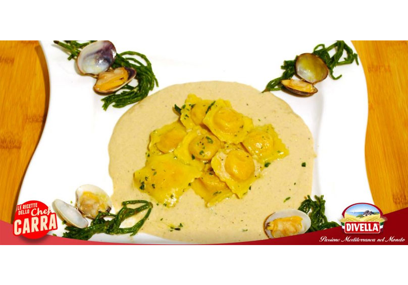 Ravioli alla zucca su crema di vongole | Ricetta dello chef Carra