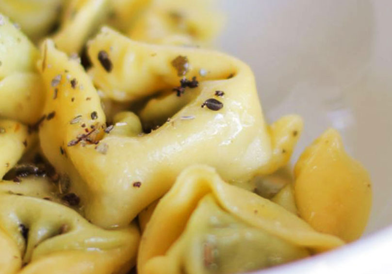 Tortelli ricotta e spinaci con olio e salvia